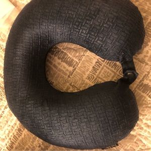 Neck pillow